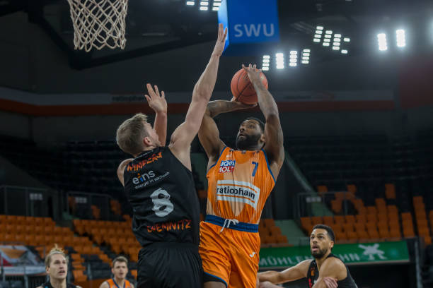 端与卢卡 端与卢卡