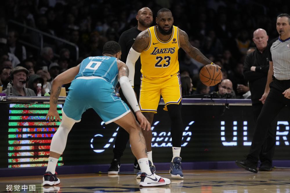 以稳健的 以稳健的