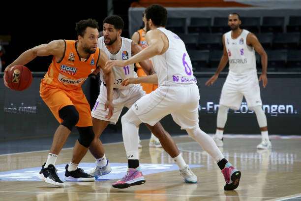 个整体的巴 个整体的巴