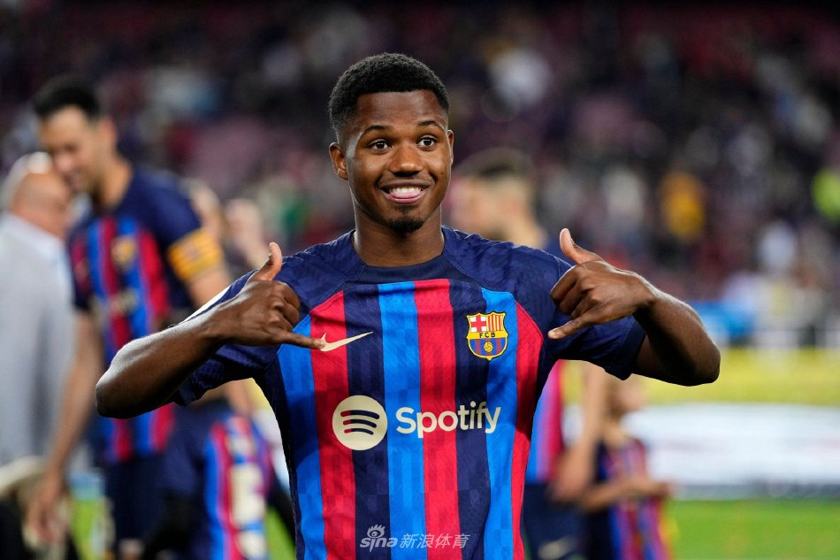 展的基石 展的基石